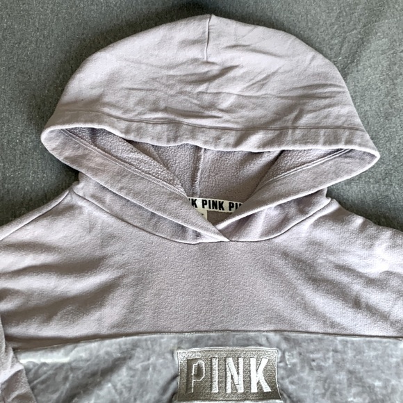 Victoria’s Secret Crop Sweatshirt Sz S Grey/ hint of Purple. Amazing Condition ! - Picture 4 of 7